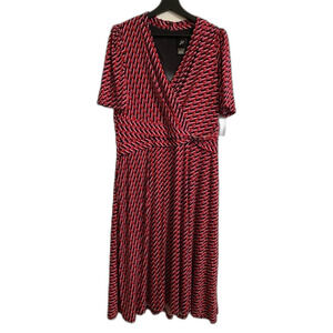 NWT 16 Fit Flare V Neck Dress Flattering AOP All Over Print Red Pink Black NEW